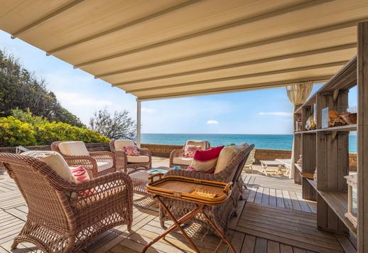 Castiglioncello&#39;da satılık, büyük teraslı ve özel su erişimli, sahil kenarındaki villada şık daire. Image 8