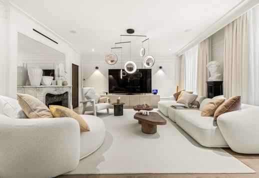 Floransa&#39;nın merkezindeki tarihi binada satılık prestijli daire Image 3