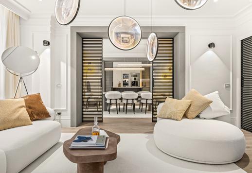 Floransa&#39;nın merkezindeki tarihi binada satılık prestijli daire Image 6