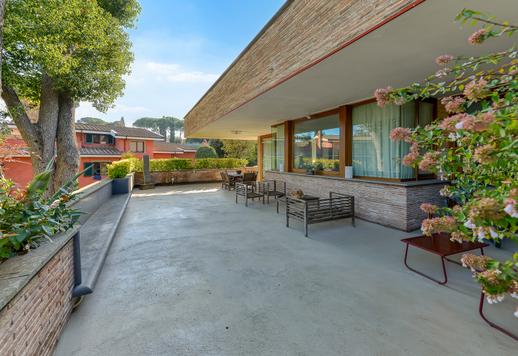 Prestigieuze woning van 650 vierkante meter met 2.000 vierkante meter tuin, met dubbele keuken, hobbyruimte en hoogwaardige afwerking Image 5