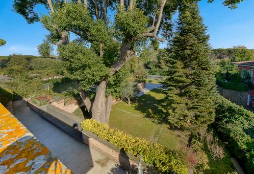 Prestigieuze woning van 650 vierkante meter met 2.000 vierkante meter tuin, met dubbele keuken, hobbyruimte en hoogwaardige afwerking Image 6