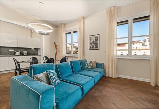 Elegante dimora di 130 mq completamente ristrutturata in Oltrarno con affaccio sull'Arno Image 3