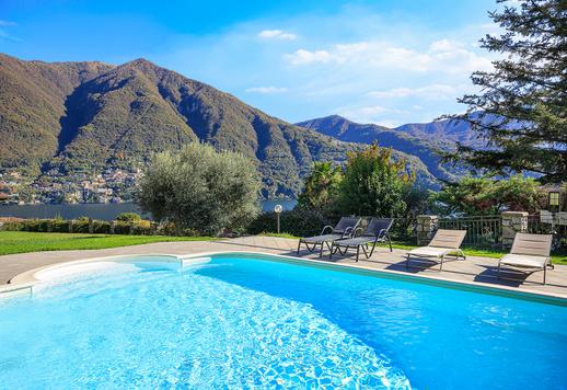 Élégante villa de luxe avec grand jardin privé et vue imprenable sur le lac de Côme à vendre à Laglio Image 7