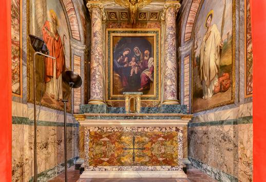 Dimora monumentale del Seicento con corte interna immersa nel cuore di Roma Image 9