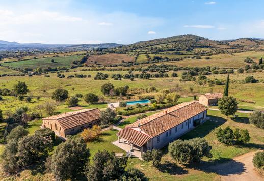 Luksusowy dom wiejski na 43 hektarach certyfikowanej ziemi ekologicznej z aneksem, gajem oliwnym i klasą energetyczną A4 Image 3