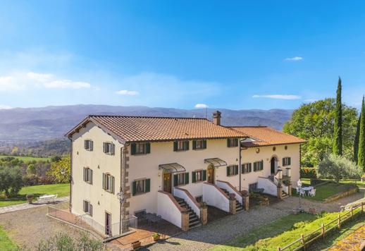 Ferme toscane avec piscine et grands espaces extérieurs à vendre à Poppi dans la campagne d'Arezzo  Image 6
