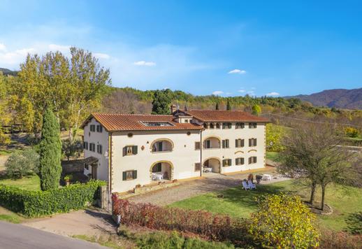 Ferme toscane avec piscine et grands espaces extérieurs à vendre à Poppi dans la campagne d'Arezzo  Image 5
