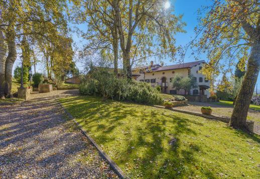 Ferme toscane avec piscine et grands espaces extérieurs à vendre à Poppi dans la campagne d'Arezzo  Image 7