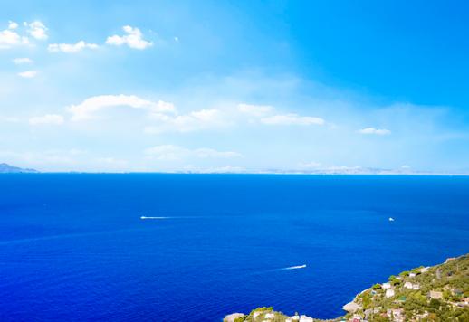 Straordinaria villa fronte mare con piscina panoramica e vista mozzafiato in vendita nel Golfo di Napoli Image 7