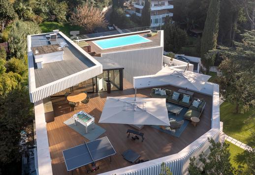 Exkluzív közösségi szolgáltatásokkal, tetőtéri terasszal, fűtött medencével és kilátással a lombos Monte Mario területére rendelkező birtok Image 6