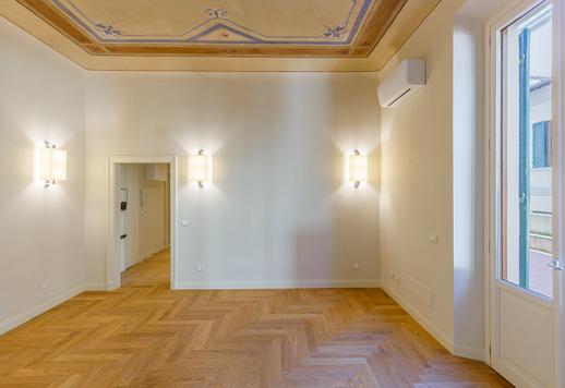 Elegantiška rezidencija istorinio pastato pirmame aukšte su freskomis ištapytomis lubomis ir panoraminiais vaizdais Image 6