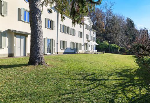 Prestigiada propriedade do século XVII rodeada pela natureza em Val Serio. Image 4