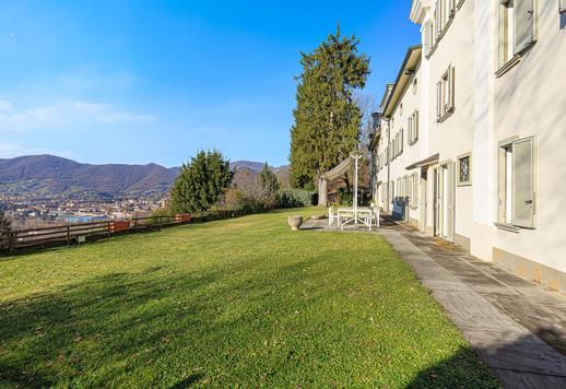 Prestigiada propriedade do século XVII rodeada pela natureza em Val Serio. Image 6