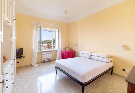 Elegant eiendom på 76 kvm med 300 kvm terrasser og en privat hage i Tiberio-området Image 9