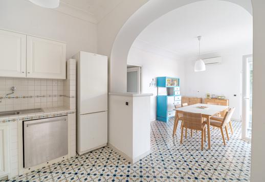 Elegant eiendom på 76 kvm med 300 kvm terrasser og en privat hage i Tiberio-området Image 6