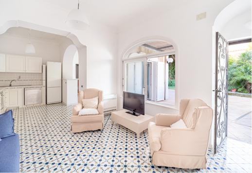 Elegant eiendom på 76 kvm med 300 kvm terrasser og en privat hage i Tiberio-området Image 7