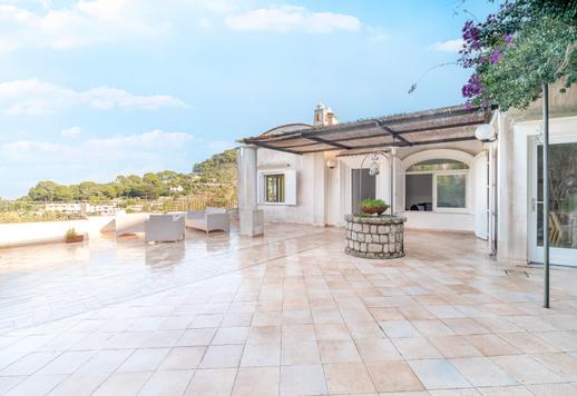 Elegant eiendom på 76 kvm med 300 kvm terrasser og en privat hage i Tiberio-området Image 2