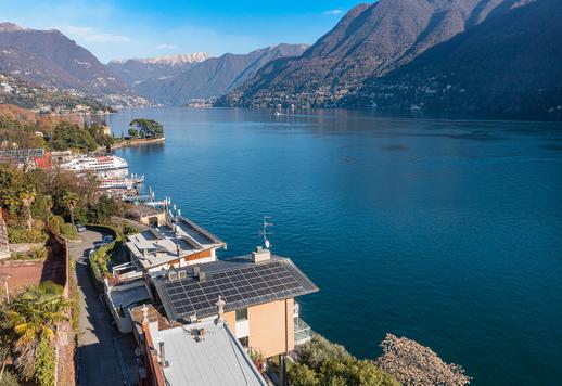 A tekintélyes tóparti Como városában egy különálló, 400 négyzetméteres villa, három oldalról tóra néző kilátással és három bejárattal. Image 5