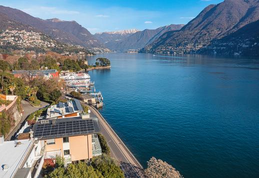 A tekintélyes tóparti Como városában egy különálló, 400 négyzetméteres villa, három oldalról tóra néző kilátással és három bejárattal. Image 6