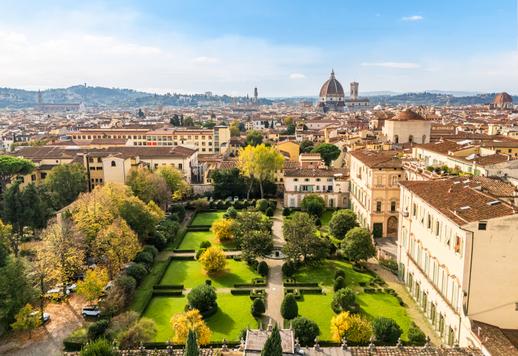 Prestigious 600-sqm estate on the piano nobile of a historical building with views of the garden Image 2