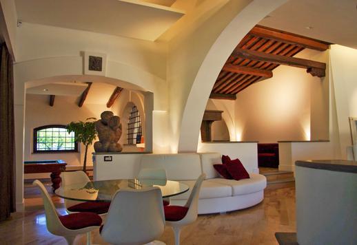 Villa esclusiva con piscina, ulivi secolari e finiture di pregio in vendita in un borgo alle porte di Roma Image 7