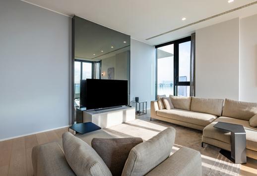 Porta Nuova'nın kalbinde, 21. katta yer alan, 235 metrekarelik panoramik manzaralı özel mülk Image 3