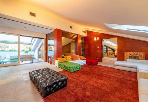 Exklusive 500 m² Wohnung auf zwei Ebenen mit Terrasse, Fitnessbereich und Premium-Ausstattung Image 1