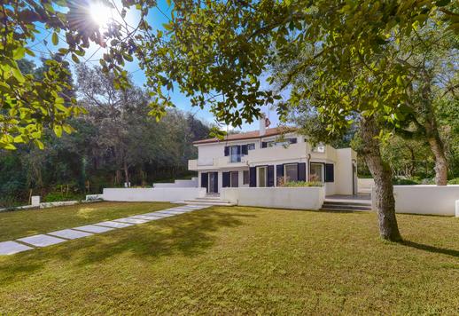 400 kv. m ploto dviejų aukštų rezidencija su penkiais miegamaisiais, šešiais vonios kambariais, SPA, privačiu paplūdimiu, tiesiogine prieiga prie ežero ir 10 000 kv. m ploto parku UNESCO biosferos rezervate. Image 4