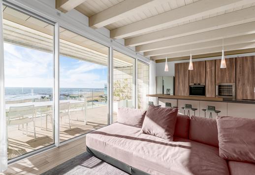 Előkelő birtok saját tetőtérrel és garázzsal 50 méterre a tengertől Image 9