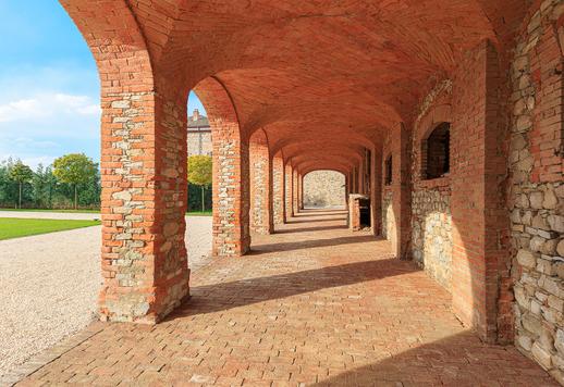 Agazzano tepeleri arasında yer alan, iki havuzlu, 4.000 metrekarelik prestijli malikane. Image 5