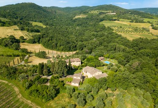 Drie villa&#39;s in een boerderij te koop in San Casciano dei Bagni, in de provincie Siena Image 2
