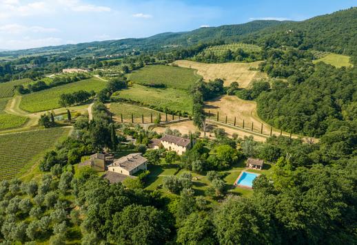 Drie villa&#39;s in een boerderij te koop in San Casciano dei Bagni, in de provincie Siena Image 1