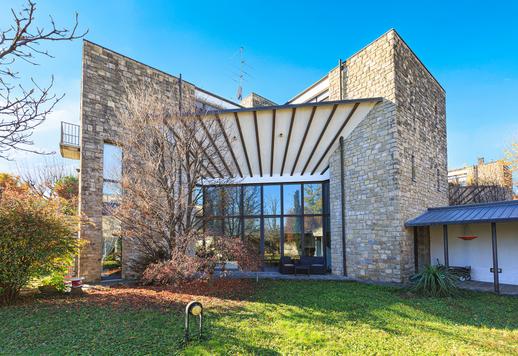 Ikonikus, 500 négyzetméteres ingatlan kerttel és medencével, néhány percre Bergamo központjától Image 5