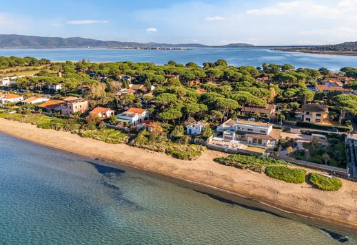 عقار فاخر مع مسبح بانورامي وإطلالات خلابة على البحر Image 3