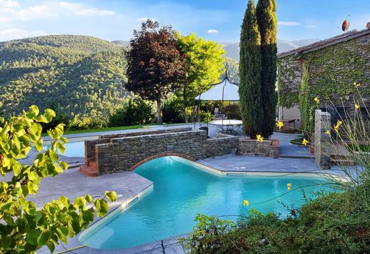 Bájos rezidencia két független villával, 14 hektáron, elegáns belső terekkel Image 4