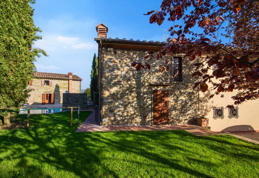 Bájos rezidencia két független villával, 14 hektáron, elegáns belső terekkel Image 7