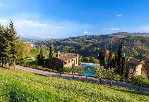 Bájos rezidencia két független villával, 14 hektáron, elegáns belső terekkel Image 1