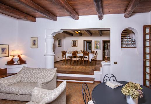 Bájos rezidencia két független villával, 14 hektáron, elegáns belső terekkel Image 9