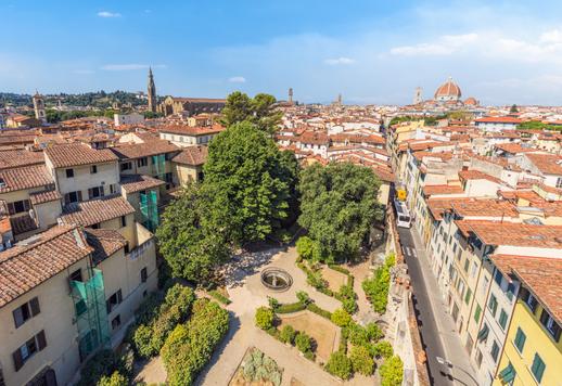 300 kvm leilighet med intern balkong i første etasje i den moderne fløyen Image 2