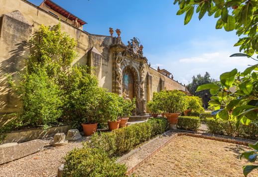 300 kvm leilighet med intern balkong i første etasje i den moderne fløyen Image 4