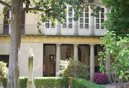 300 kvm leilighet med intern balkong i første etasje i den moderne fløyen Image 8