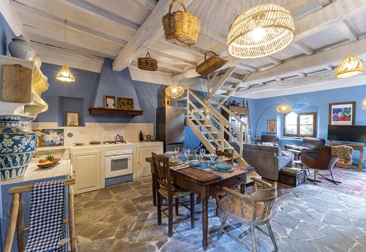 13th-century estate with vast olive grove and pool Image 9