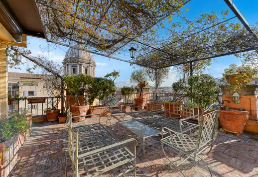 Raffinert eiendom på 350 kvm med panoramaterrasse over Den evige stad Image 5