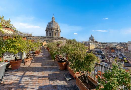 Raffinert eiendom på 350 kvm med panoramaterrasse over Den evige stad Image 1