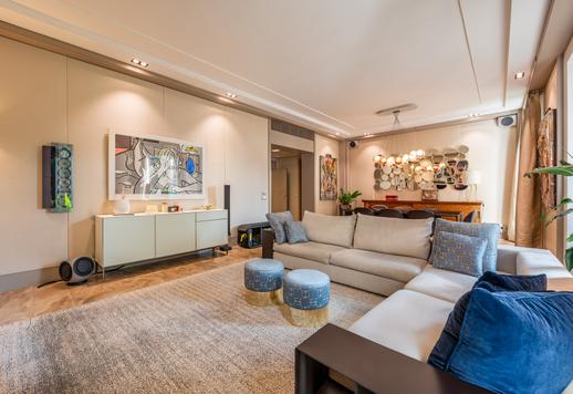 Vakkert renovert eiendom med store balkonger og fantastisk utsikt over grøntområdet mellom Corso Garibaldi og Arena di Milano. Image 2