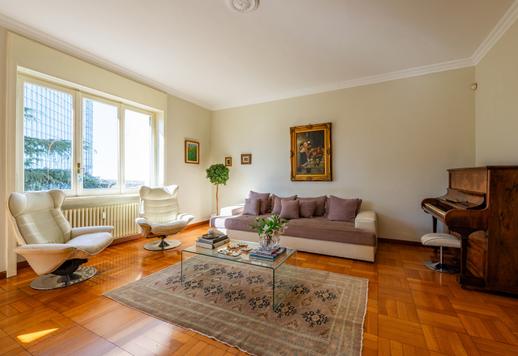 Prestisjefylt bolig mellom Portello og CityLife, med utsikt over De tre tårnene, med funksjonelle rom og moderne bekvemmeligheter. Image 3