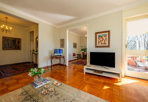 Prestisjefylt bolig mellom Portello og CityLife, med utsikt over De tre tårnene, med funksjonelle rom og moderne bekvemmeligheter. Image 6