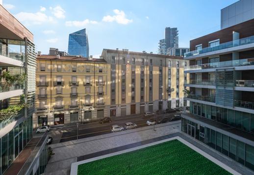 Porta Nuova bölgesinde, seçkin olanaklara, ortak bir sağlıklı yaşam alanına ve nefes kesen manzaraya sahip modern bir daire. Image 9