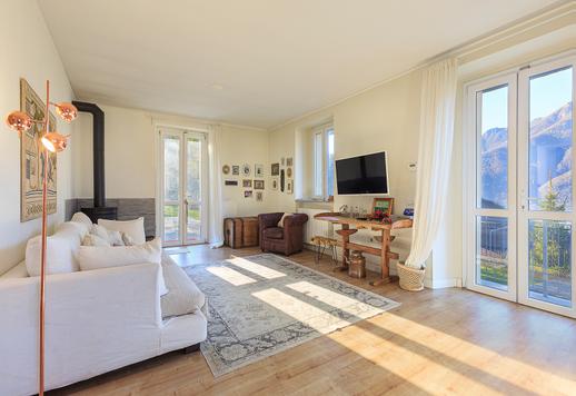 Резиденция класса люкс между Комо и Белладжо с четырьмя уровнями панорамного сада,приватной обстановкой и услугами. Image 9