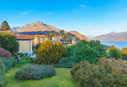 Elegante historische Villa mit ca. 294 m² Bruttofläche, eingebettet in 1.400 m² privat angelegten Garten, in dominanter Hügellage Image 3